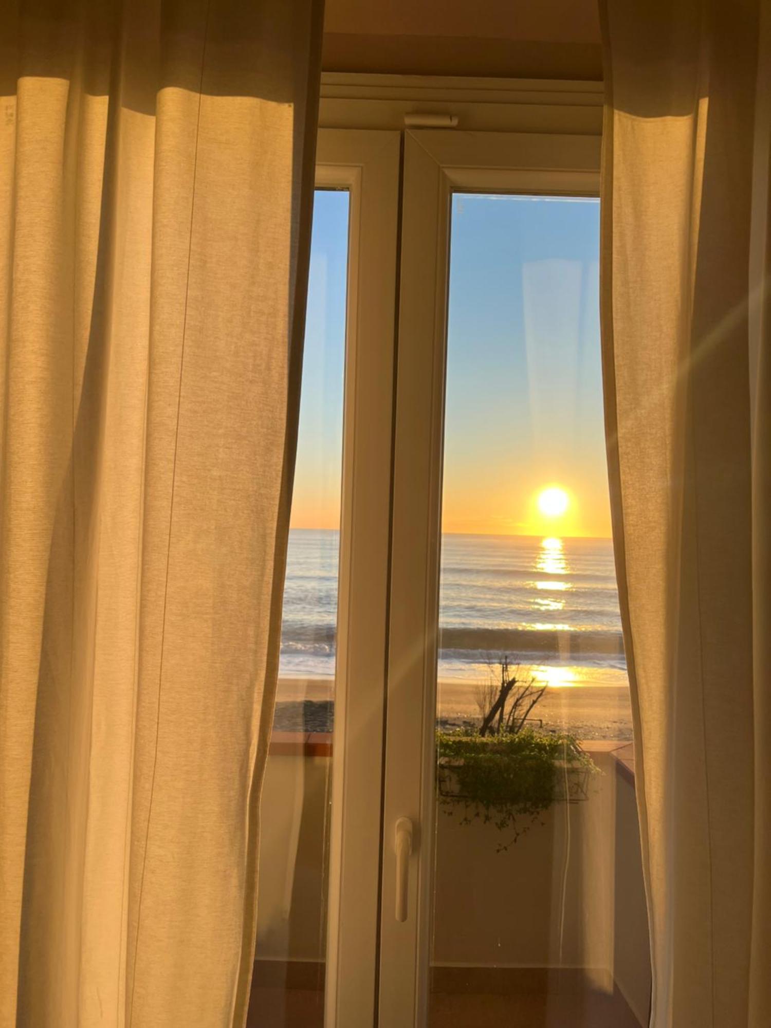 Casamare Una Casa Sulla Spiaggia Nelle Marche Villa Porto Potenza Picena Buitenkant foto