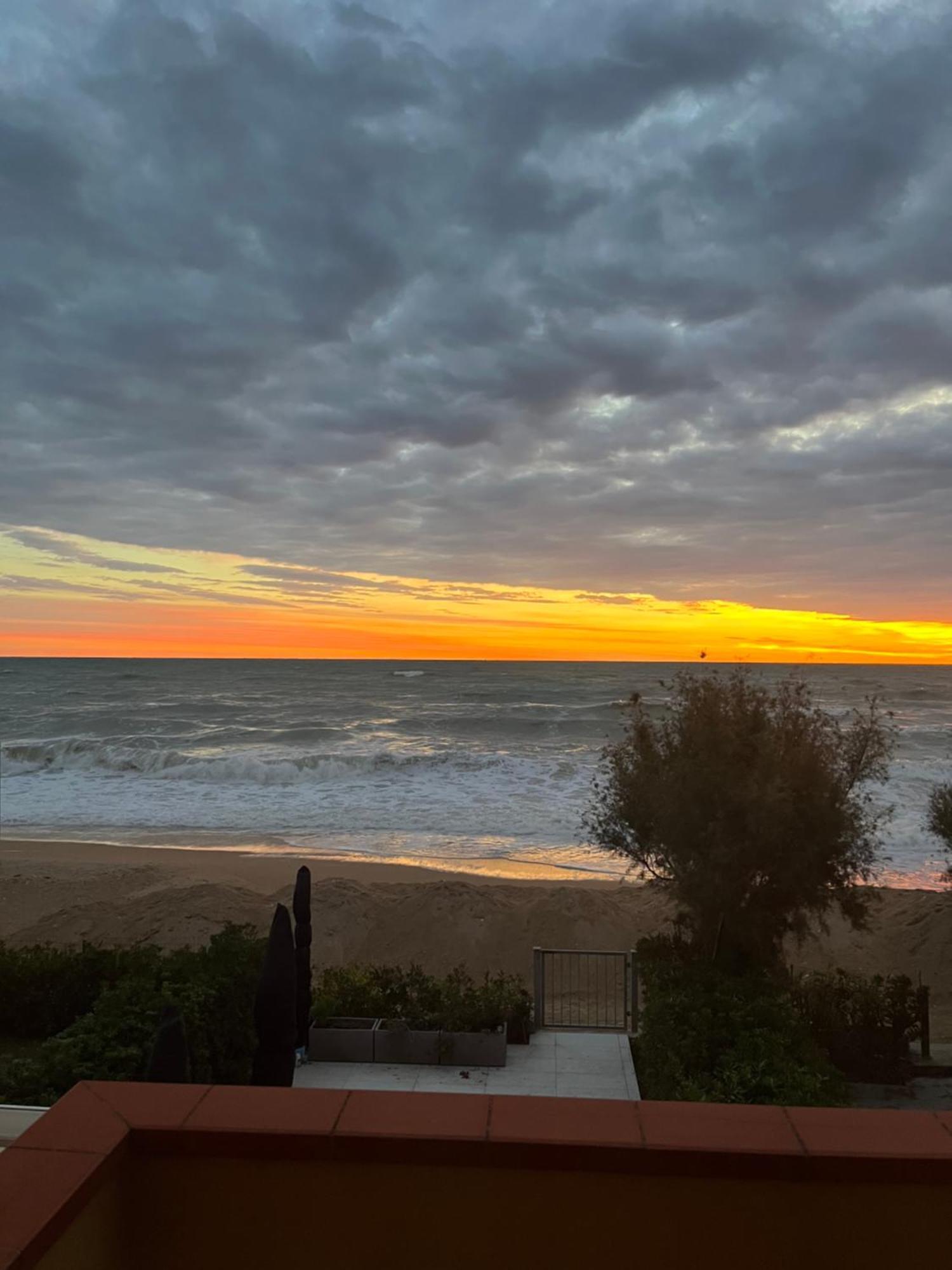 Casamare Una Casa Sulla Spiaggia Nelle Marche Villa Porto Potenza Picena Buitenkant foto